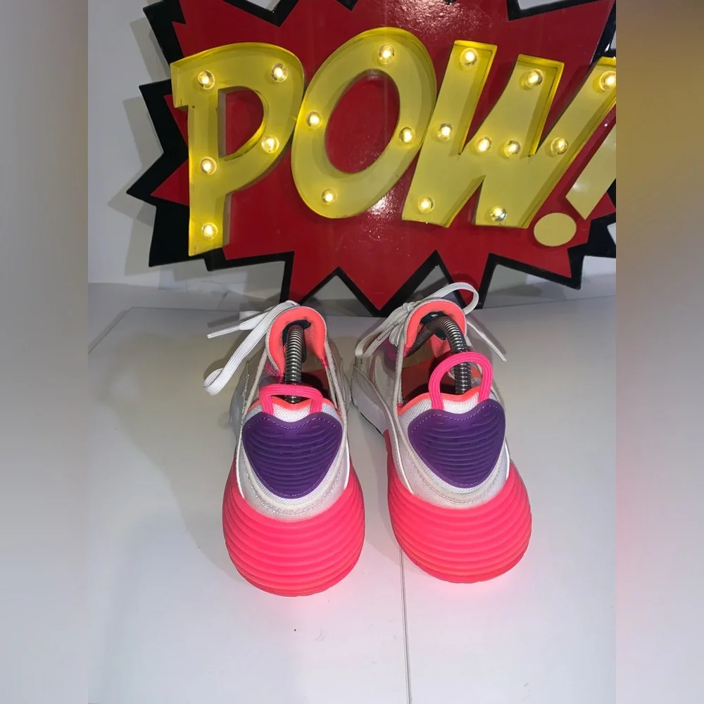Nike Air Max 2090 White Hyper Orange Running Shoes Women sz 7; Used No Box